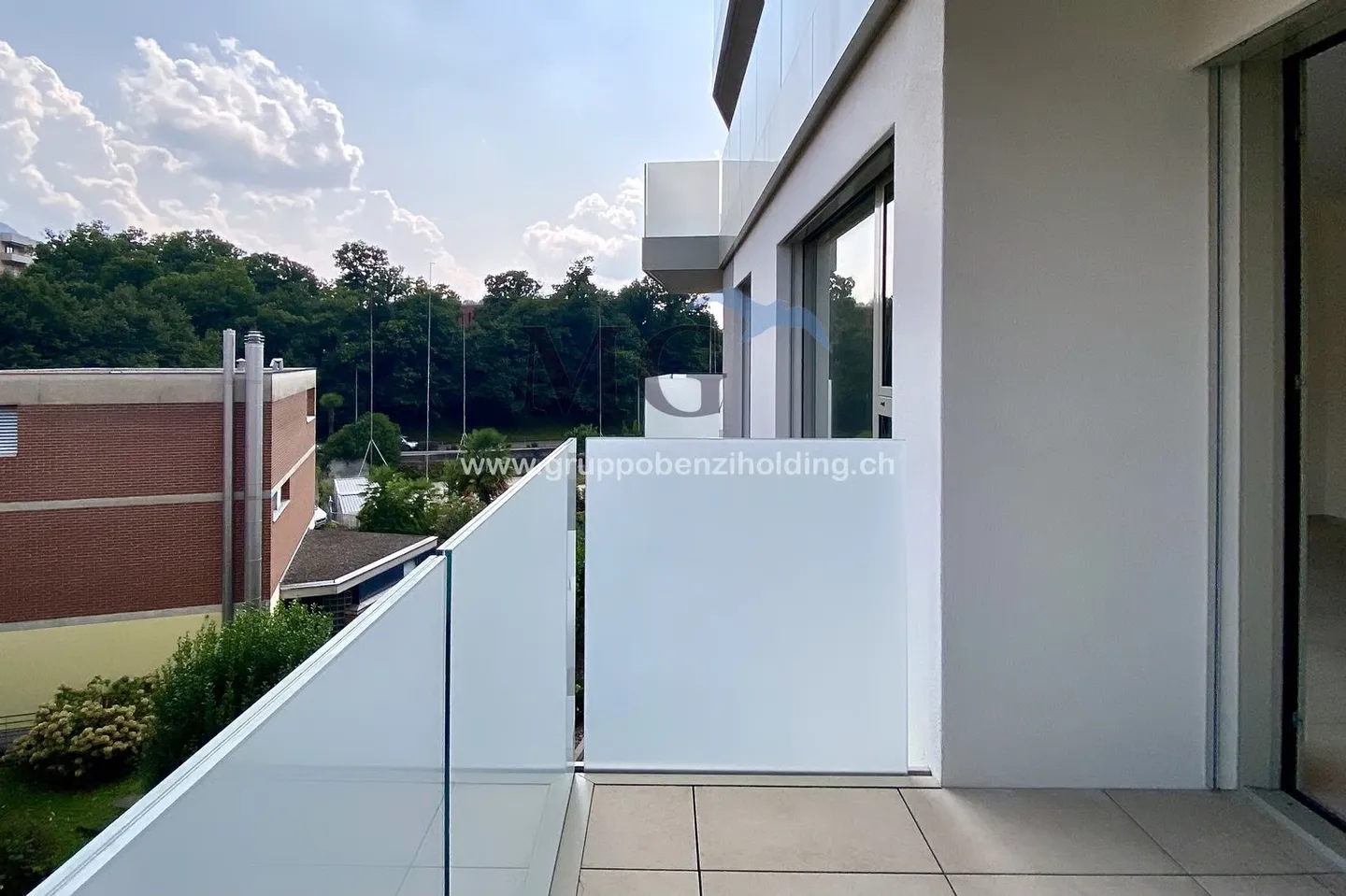 Spacious 2.5-room new apartment with open view - Photo 11 of 12
