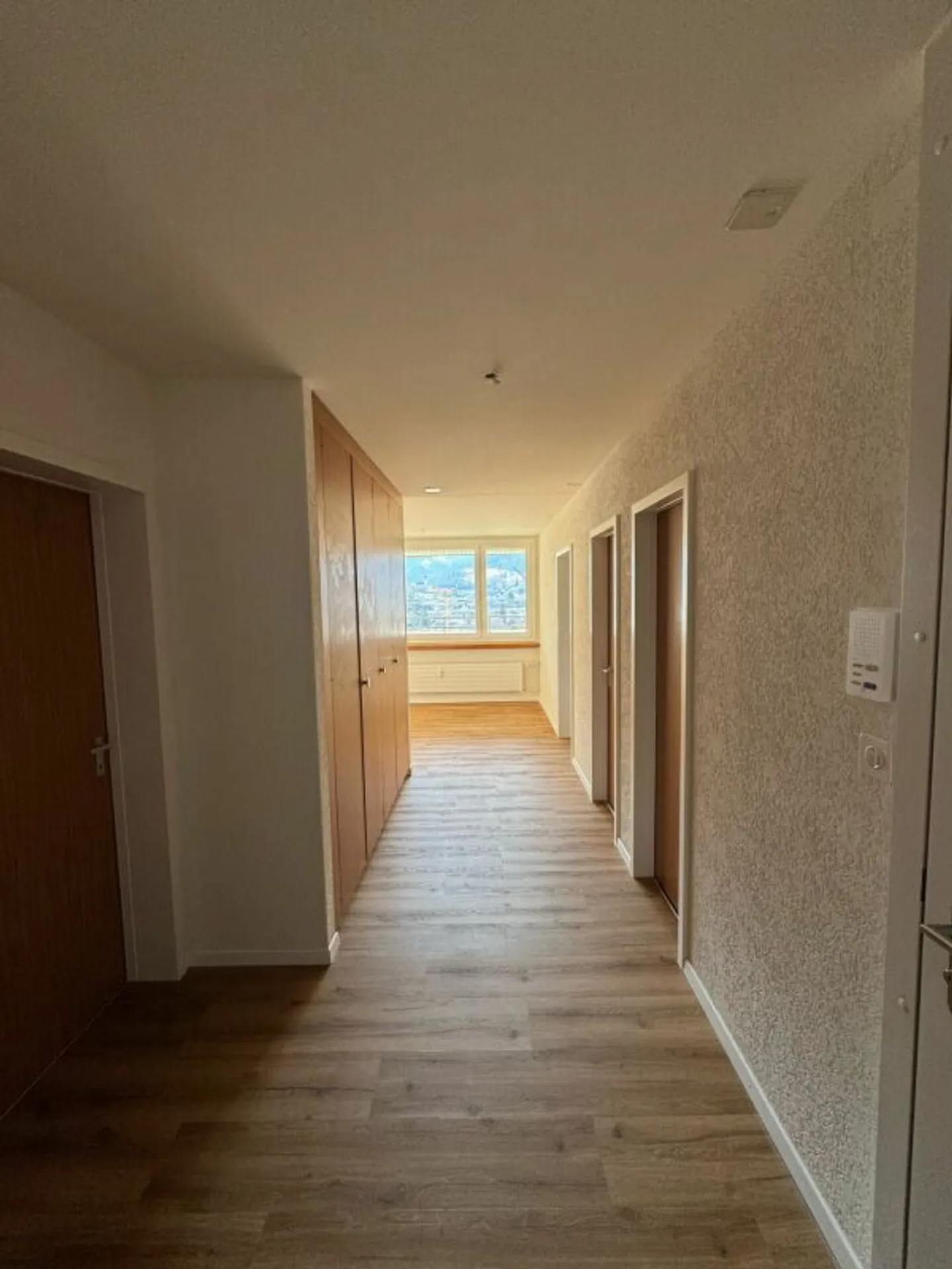 Appartement spacieux avec vue imprenable - Photo 2 sur 12