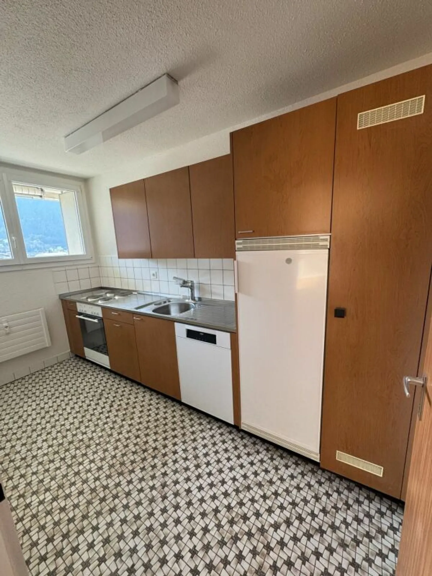 Appartement spacieux avec vue imprenable - Photo 3 sur 12