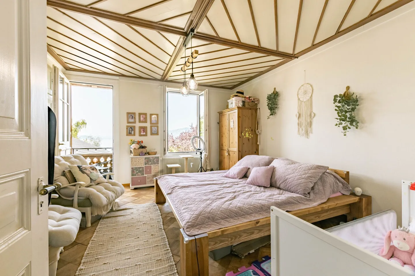 Casa Trifamiliare con Fascino Rurale Inclusa di Terreno Edificabile a Leissigen - Foto 20 di 39