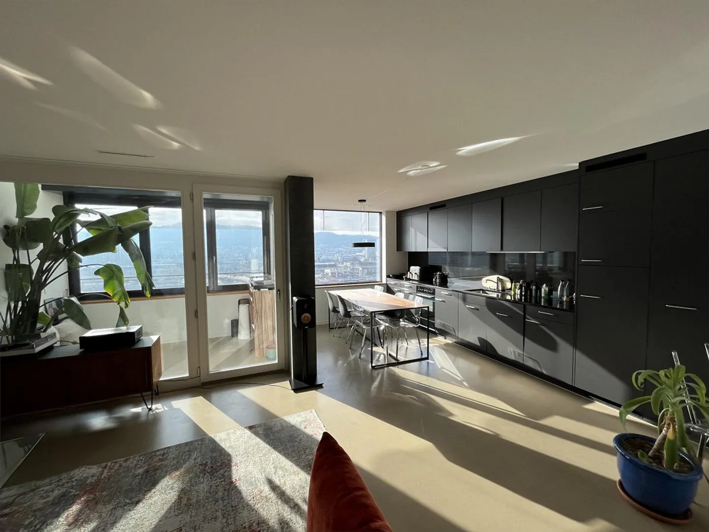 Modern, high-quality maisonette city apartment with loggia - Photo 4 of 10