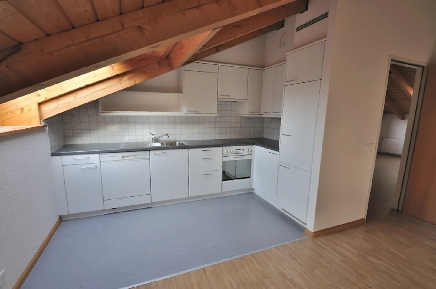 Appartement 3 pièces, grenier - Photo 2 sur 8