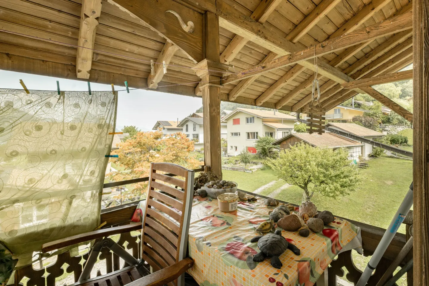Casa Trifamiliare con Fascino Rurale Inclusa di Terreno Edificabile a Leissigen - Foto 31 di 39
