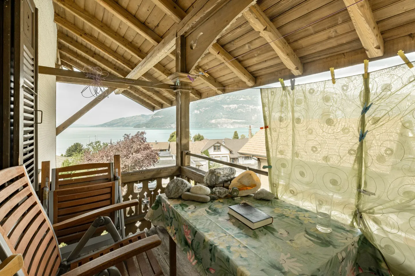Casa Trifamiliare con Fascino Rurale Inclusa di Terreno Edificabile a Leissigen - Foto 32 di 39