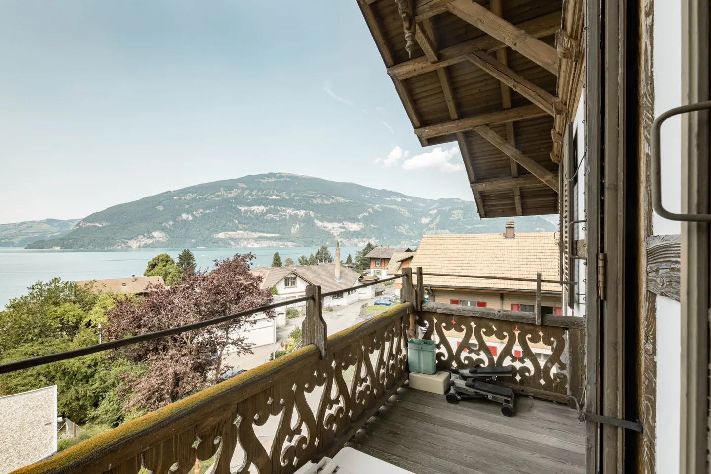 Casa Trifamiliare con Fascino Rurale Inclusa di Terreno Edificabile a Leissigen - Foto 33 di 39