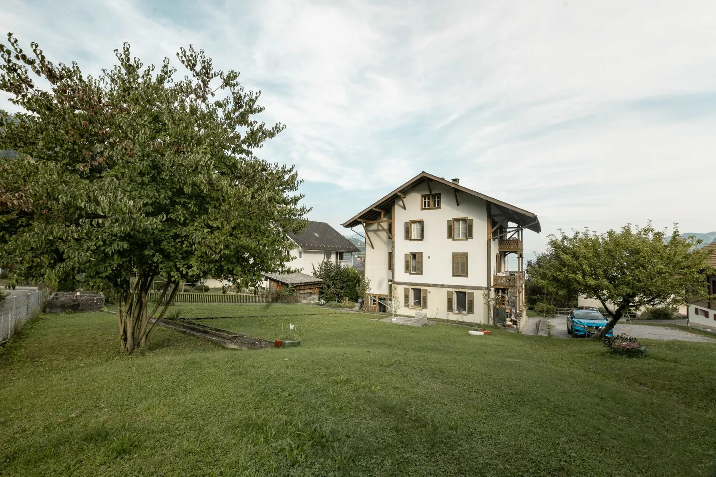 Casa Trifamiliare con Fascino Rurale Inclusa di Terreno Edificabile a Leissigen - Foto 36 di 39