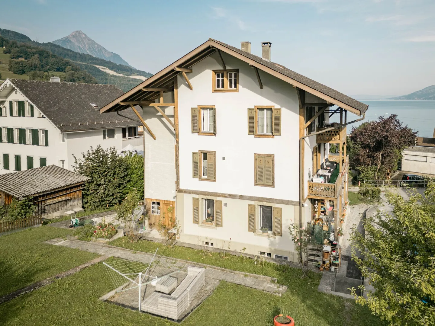 Casa Trifamiliare con Fascino Rurale Inclusa di Terreno Edificabile a Leissigen - Foto 37 di 39
