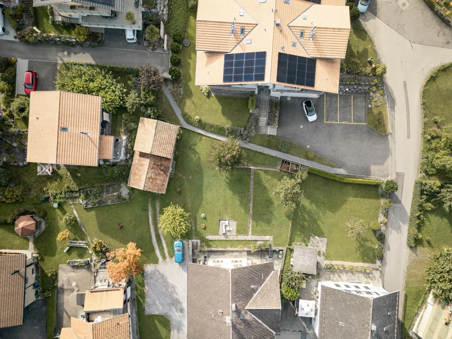 Casa Trifamiliare con Fascino Rurale Inclusa di Terreno Edificabile a Leissigen - Foto 39 di 39