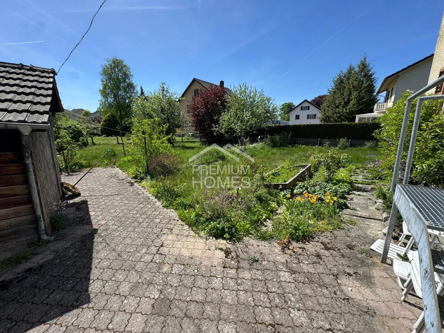Maison individuelle avec beaucoup de terrain - à louer temporairement (jusqu'en mars 2027) - Photo 2 sur 10