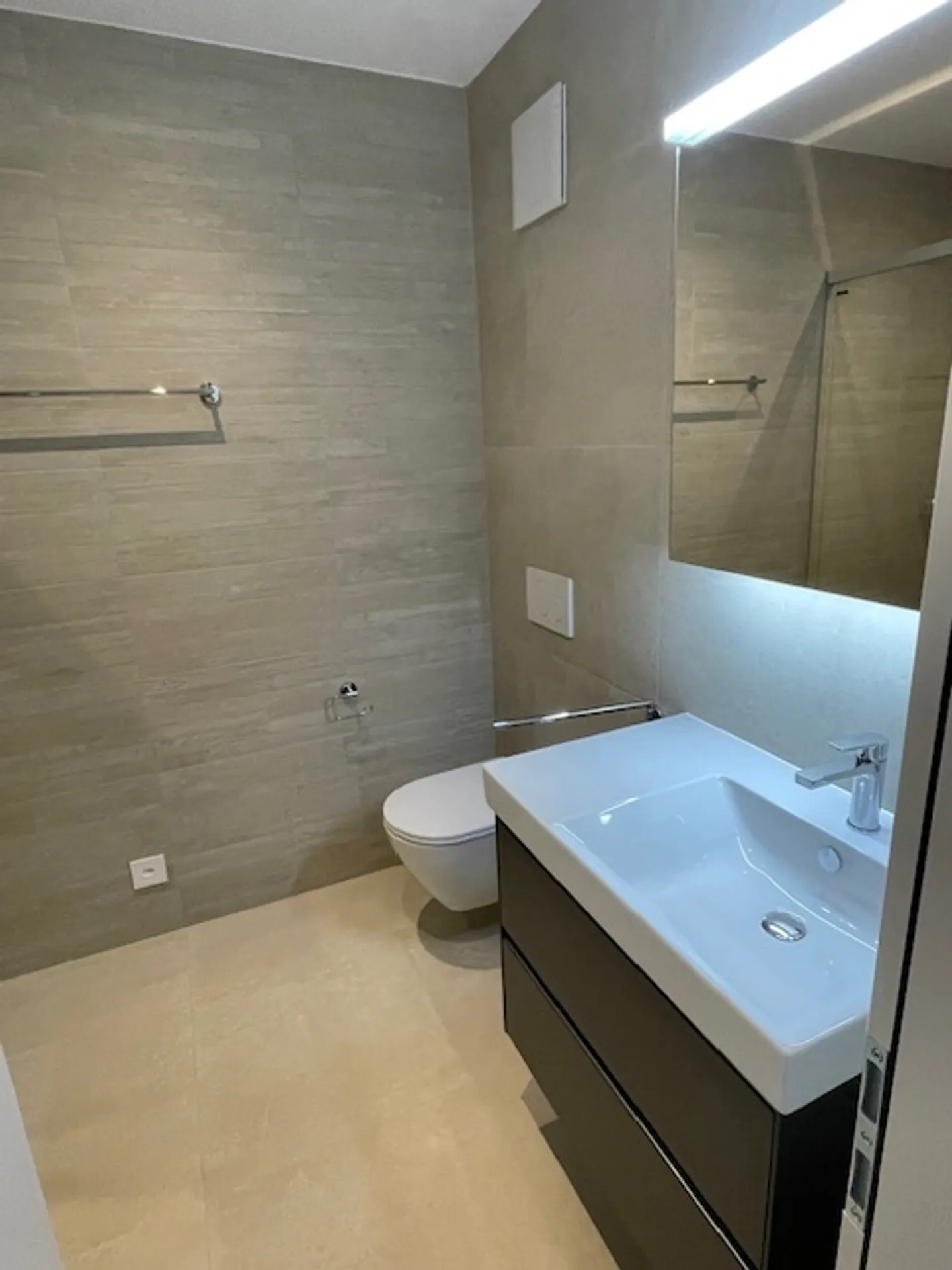 RESIDENCE DU DANUBE - Lot 2 - 3.5 rooms of 82 m2 + private garden - Photo 8 of 11