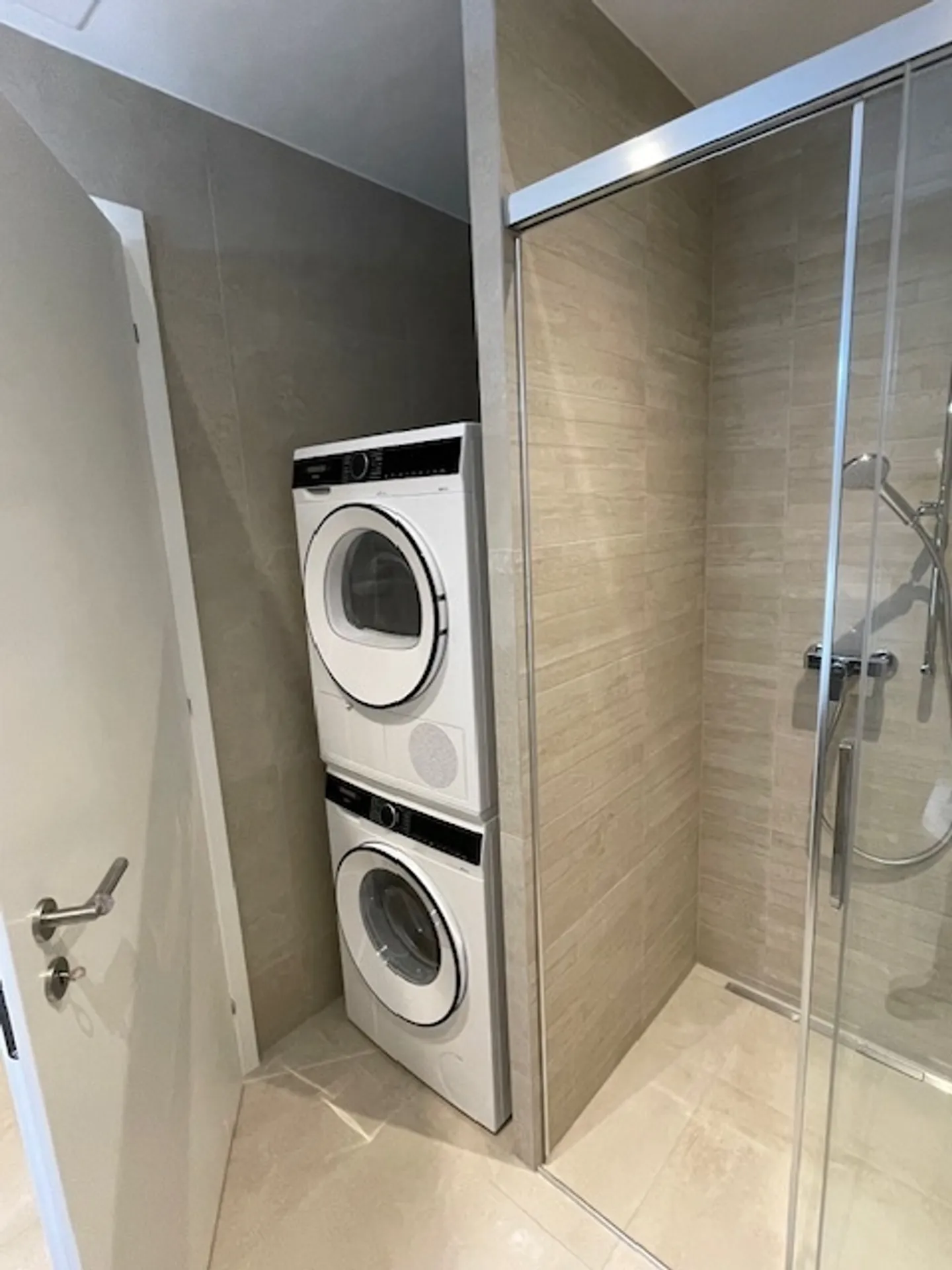 RESIDENCE DU DANUBE - Lot 2 - 3.5 rooms of 82 m2 + private garden - Photo 9 of 11