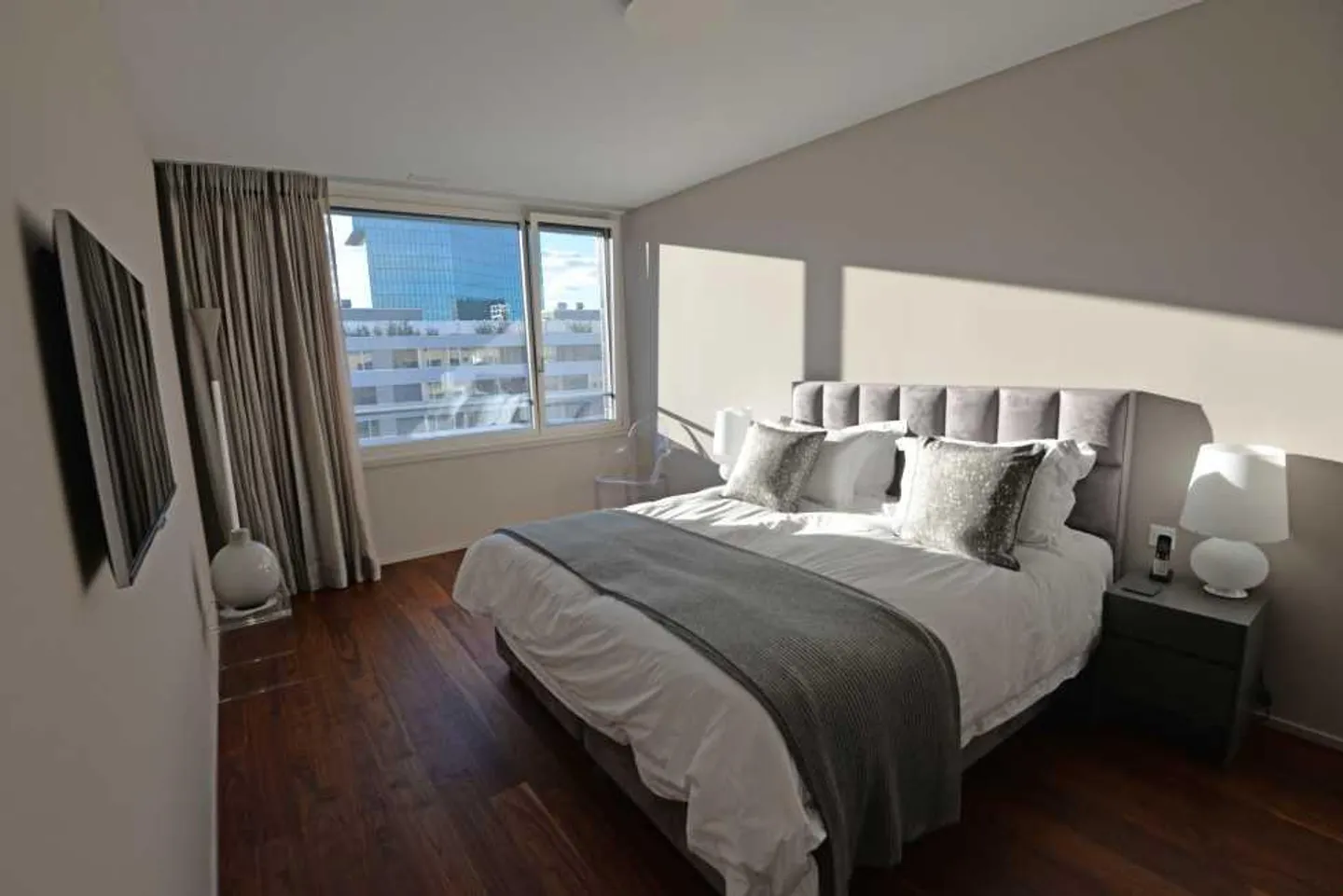 Beautiful apartment in an up-and-coming neighborhood - Photo 3 of 5