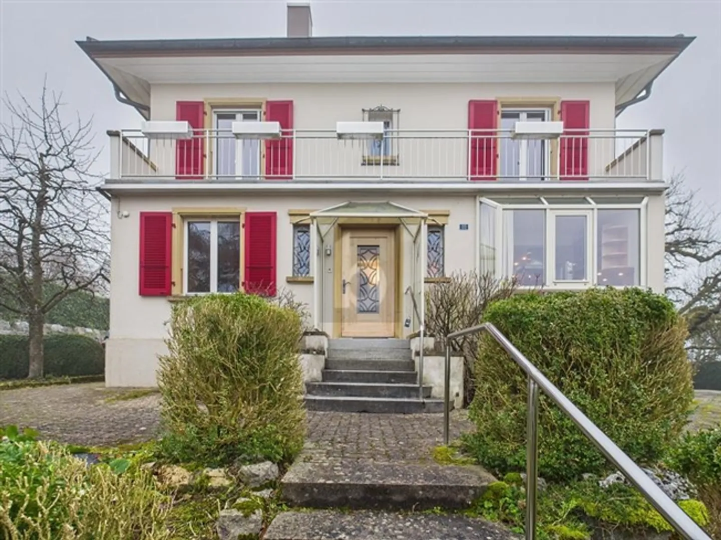 Grosszügiges Einfamilienhaus mit Garten - Foto 1 von 6
