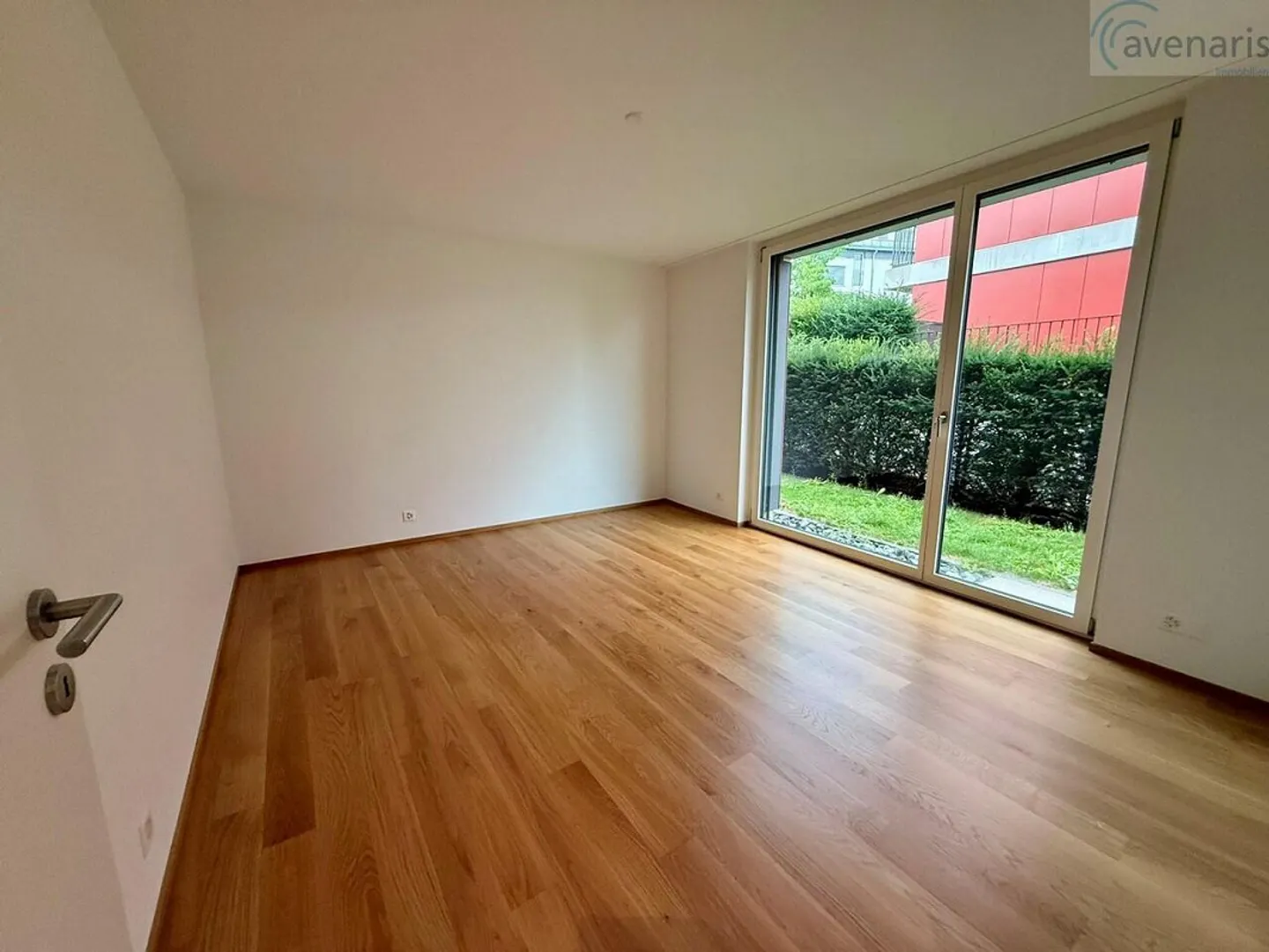 Spacious Garden Apartment - Photo 11 of 13