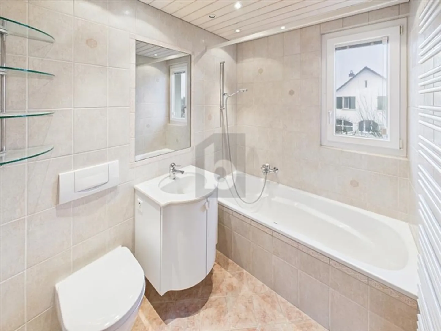 Grosszügiges Einfamilienhaus mit Garten - Foto 5 von 6