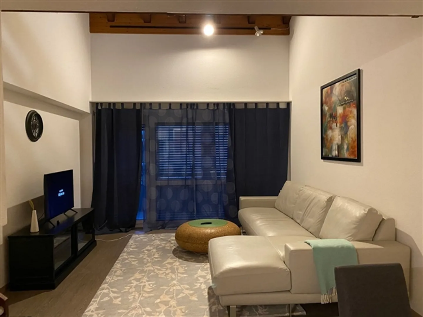 Spacious, fully furnished apartment with 4.5 rooms, ideal for families and business travelers - Photo 1 of 13