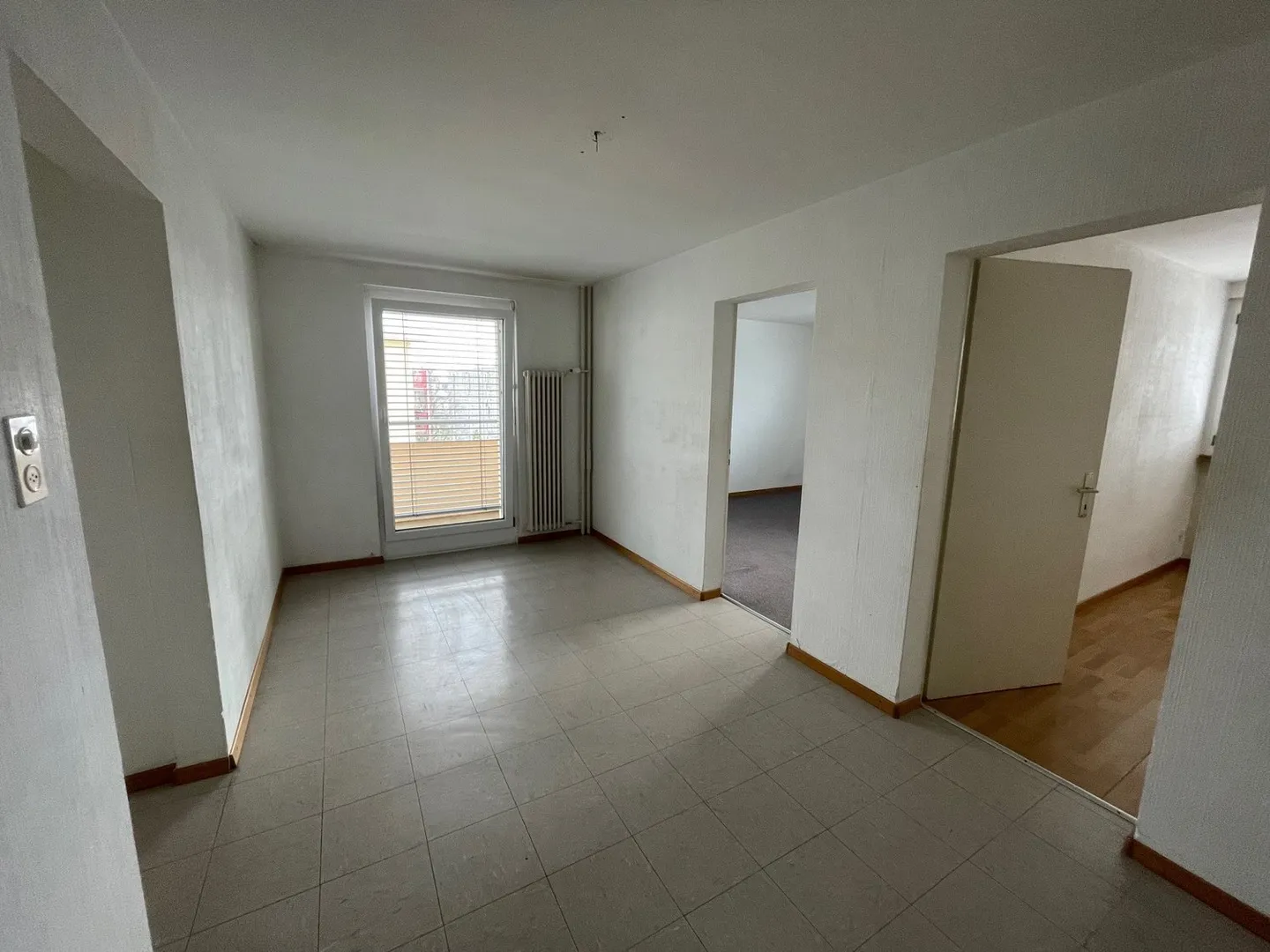 Großes 5.5-Zimmer-Apartment mit Balkon - Foto 2 von 9