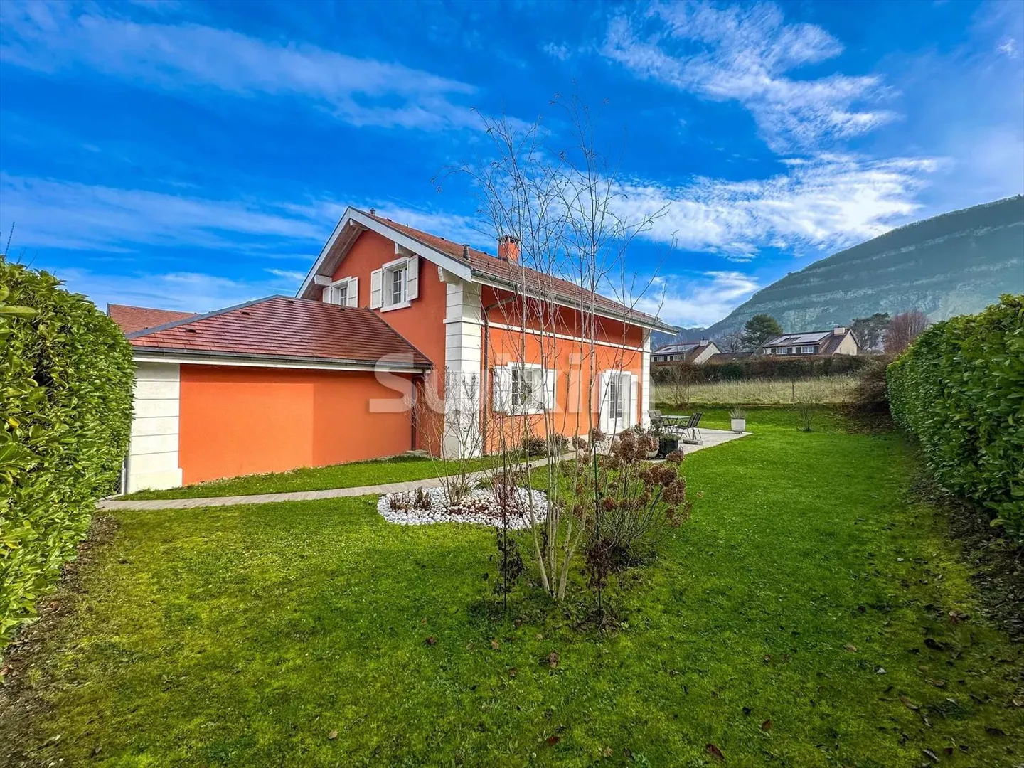 8-room house - Photo 2 of 13