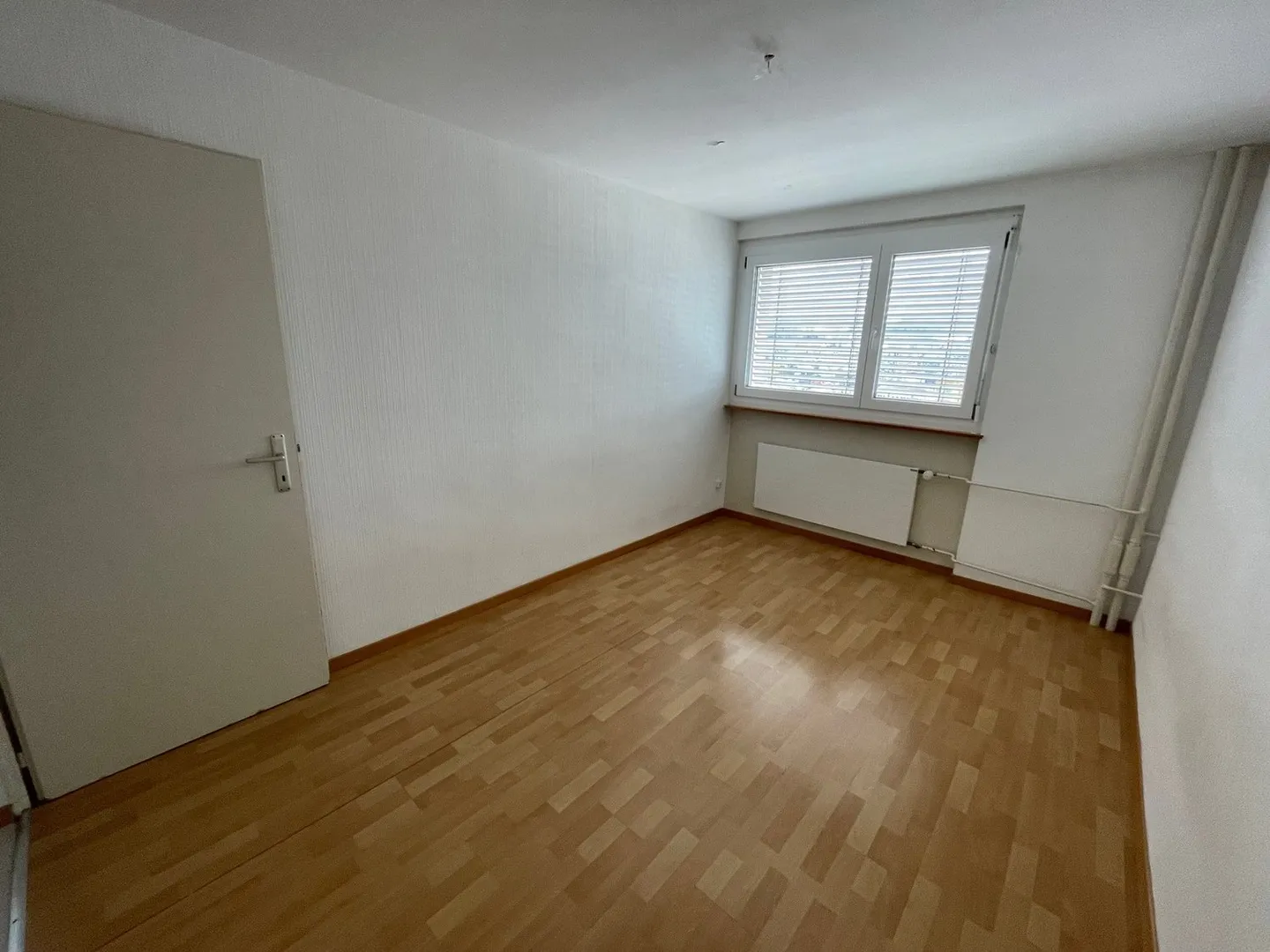 Großes 5.5-Zimmer-Apartment mit Balkon - Foto 6 von 9