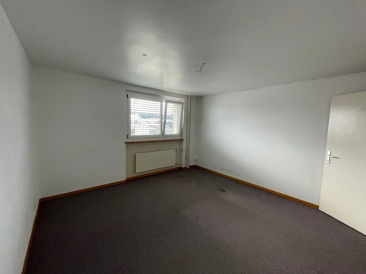 Großes 5.5-Zimmer-Apartment mit Balkon - Foto 7 von 9