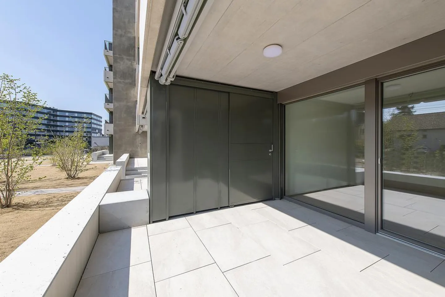 appartement moderne de 2,5 pièces avec espace de jardin dans le complexe résidentiel près du parc - Photo 3 sur 8