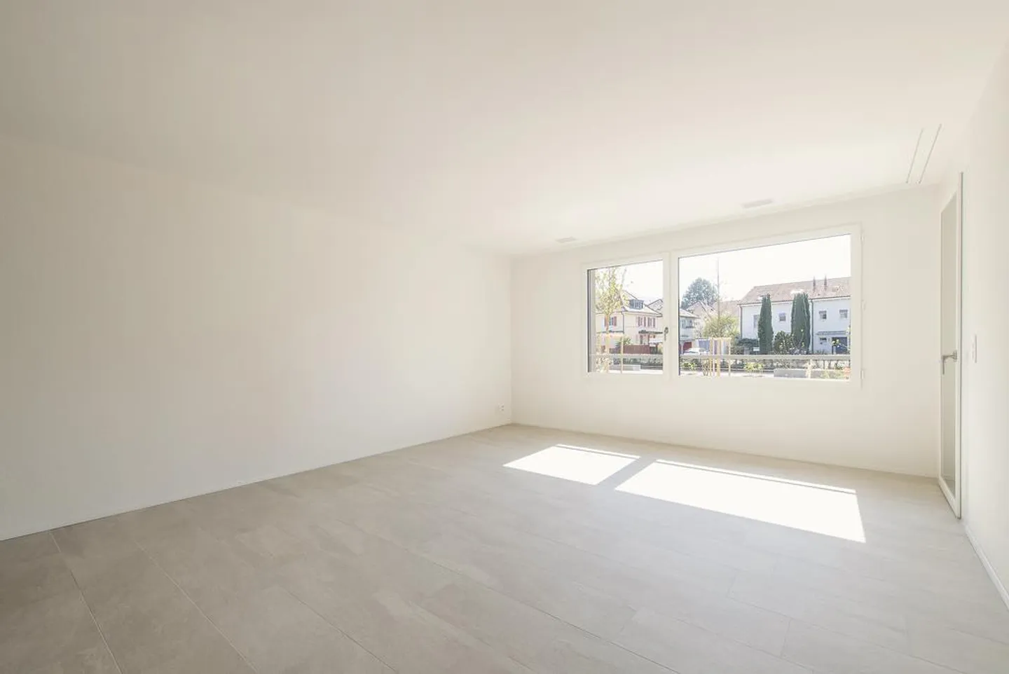 appartement moderne de 2,5 pièces avec espace de jardin dans le complexe résidentiel près du parc - Photo 5 sur 8