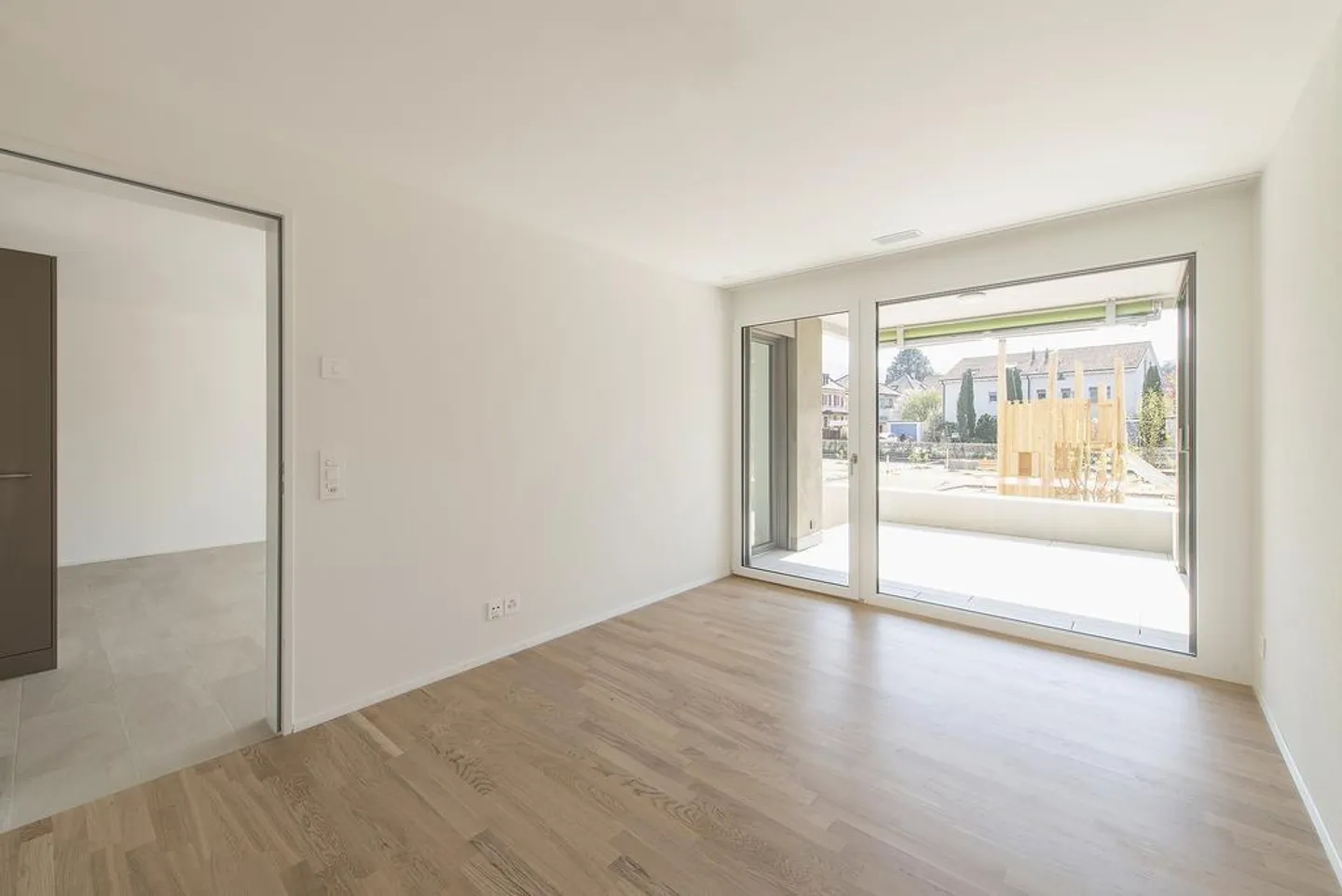 appartement moderne de 2,5 pièces avec espace de jardin dans le complexe résidentiel près du parc - Photo 7 sur 8