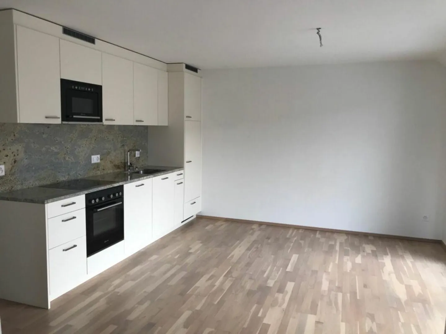 Küttigen / 3.5 Zimmer-Wohnung im 1. OG - Foto 3 von 11