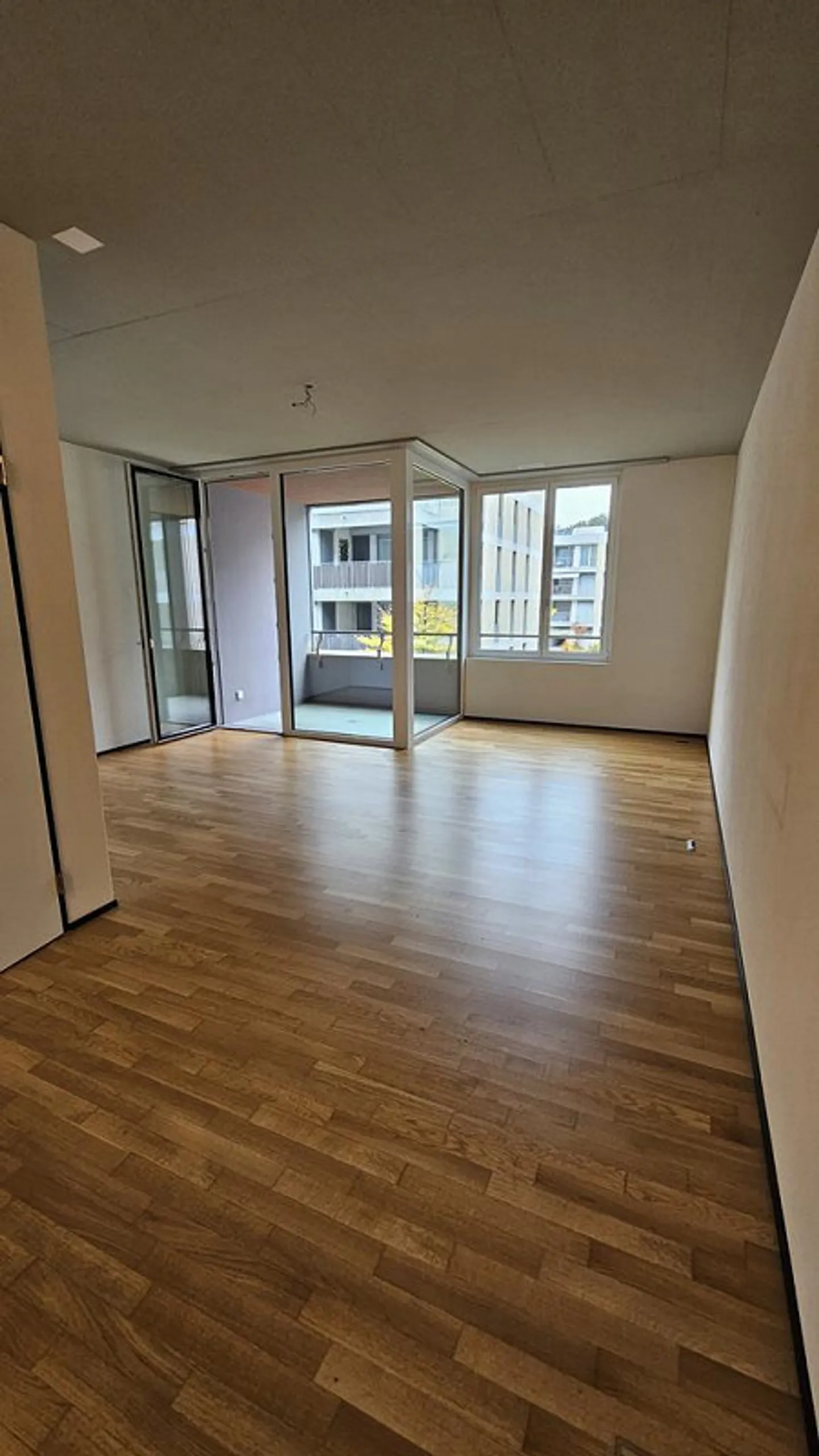 zentral gelegen - 1.5 Zimmer Wohnung im Gleis 1 in Suhr - Foto 6 von 8