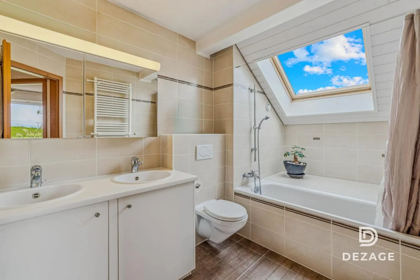 Bright duplex just steps from urban centers - Photo 10 of 13