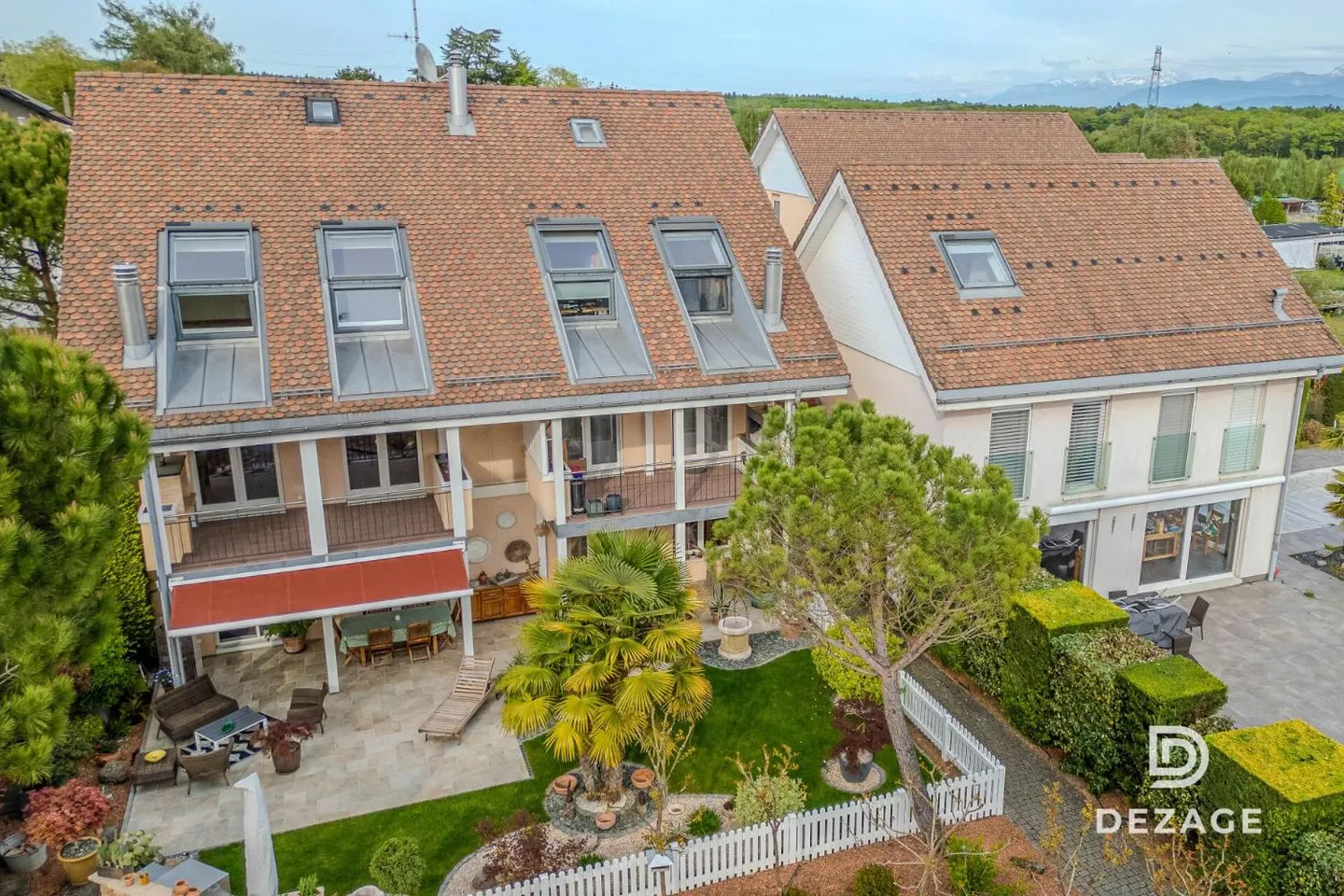 Bright duplex just steps from urban centers - Photo 11 of 13