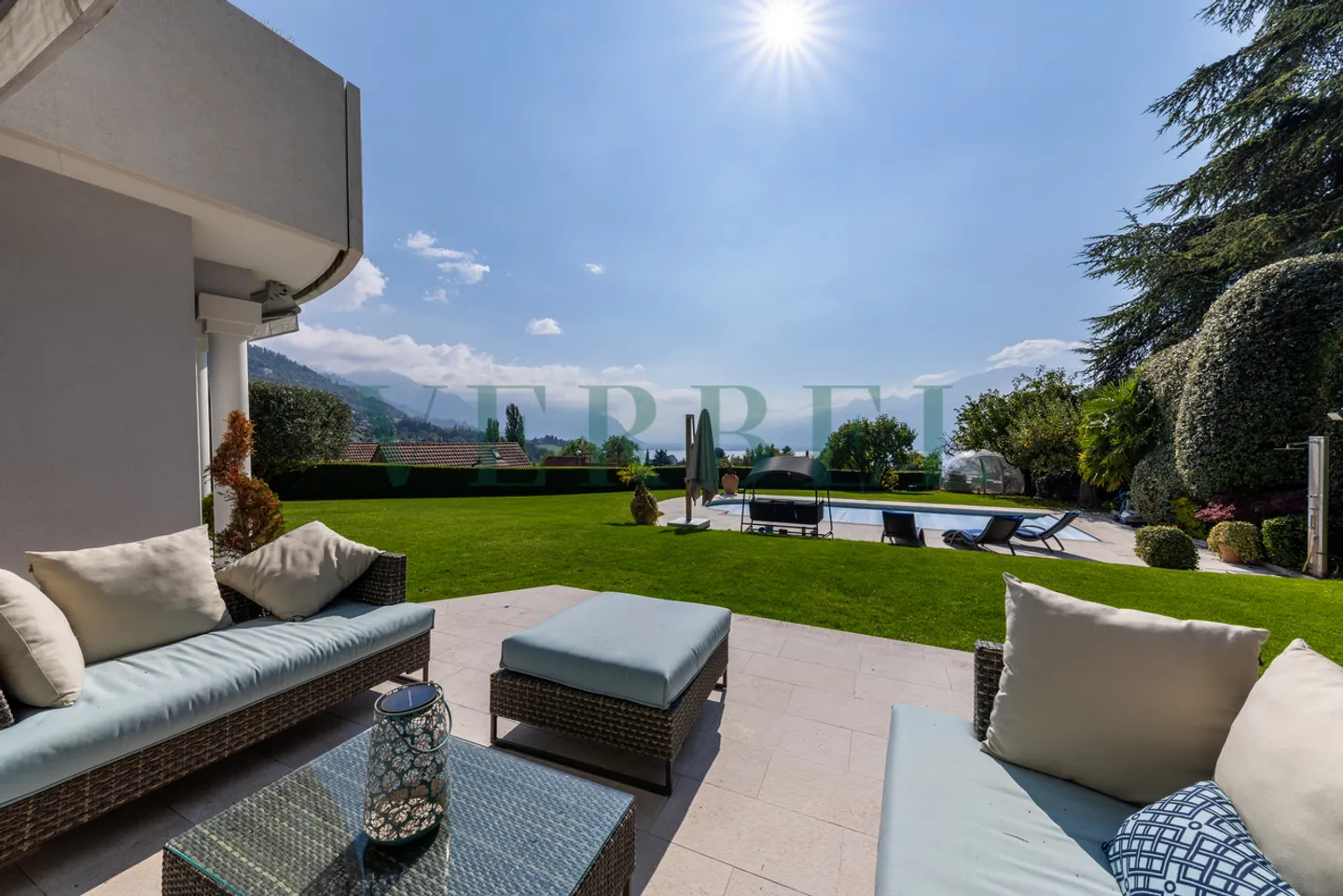 Prestigious Villa with Lake View - Photo 7 of 13