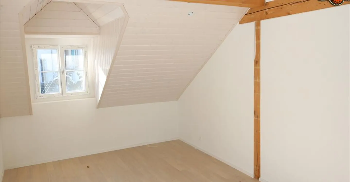 Bright 2-room apartment with character and 59m² terrace! - Photo 5 of 8