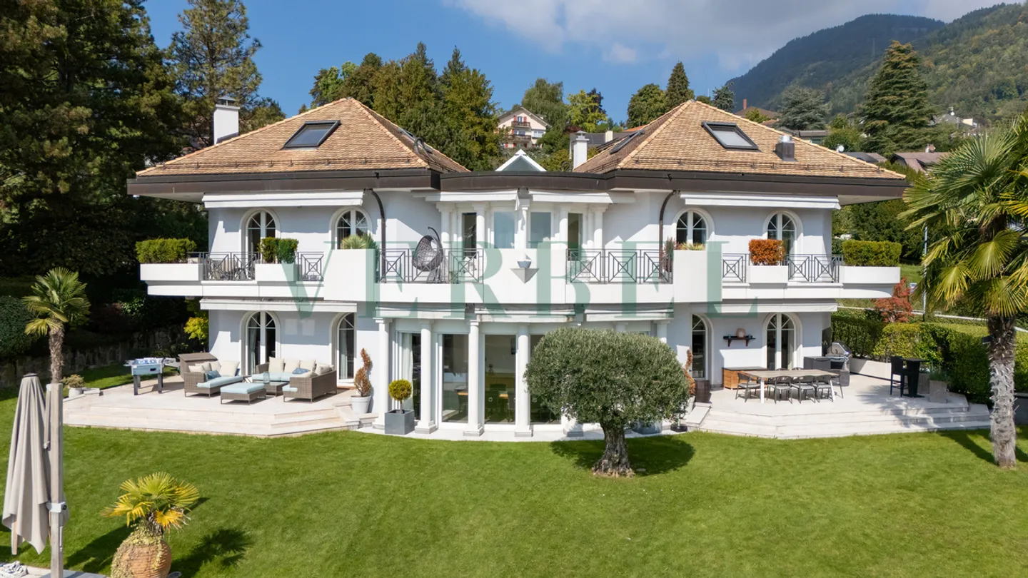 Prestigious Villa with Lake View - Photo 2 of 13