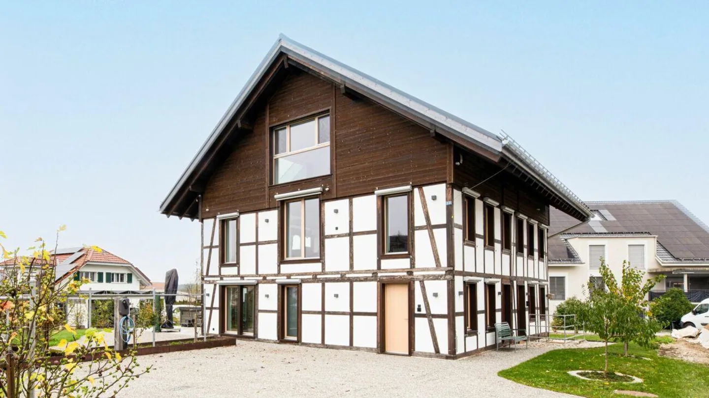 Exklusives Minergie-P-Haus - Foto 2 von 8