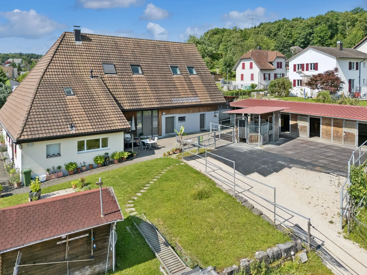 EQUESTRIAN PROPERTY WITH TWO RESIDENTIAL UNITS AND THE POSSIBILITY FOR INDIVIDUAL HORSE KEEPING - Photo 3 of 15