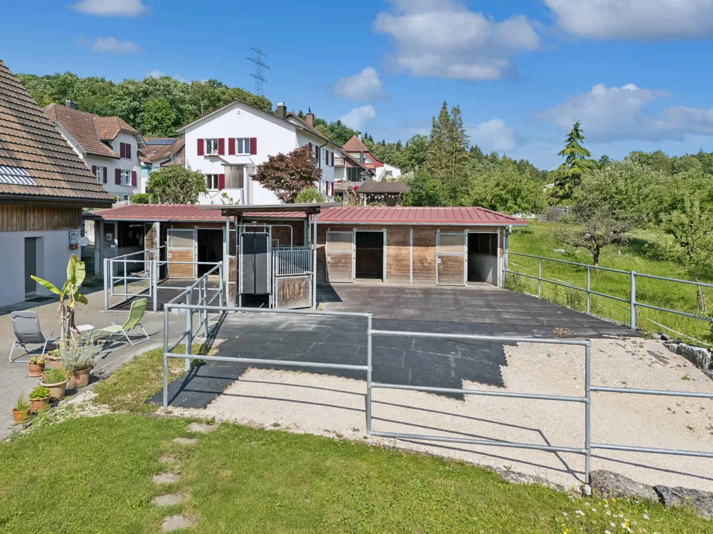 EQUESTRIAN PROPERTY WITH TWO RESIDENTIAL UNITS AND THE POSSIBILITY FOR INDIVIDUAL HORSE KEEPING - Photo 4 of 15