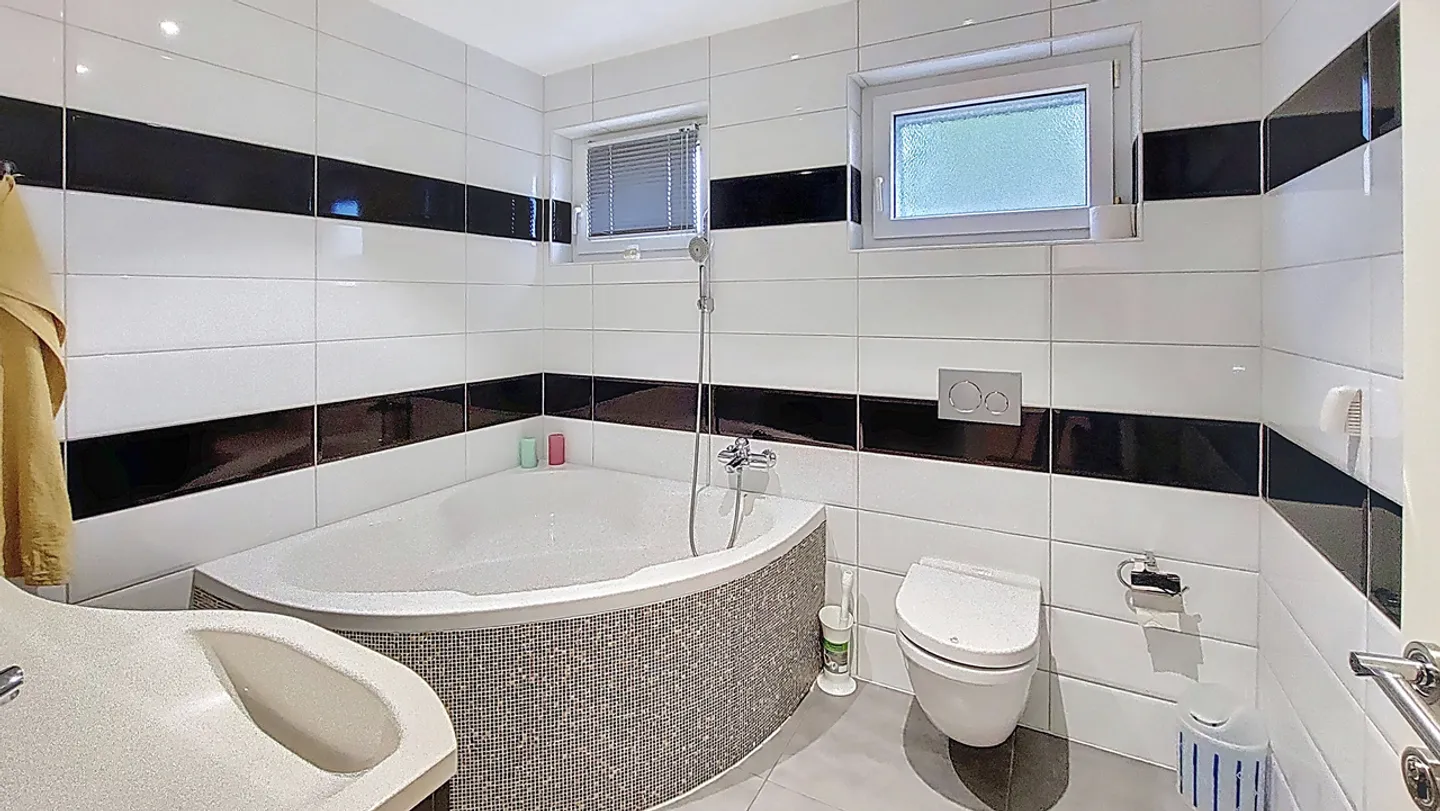 Wohnung 5.5 Zimmer ca. 136 m2 + Ziergarten in Châtonnaye FR - Foto 12 von 13