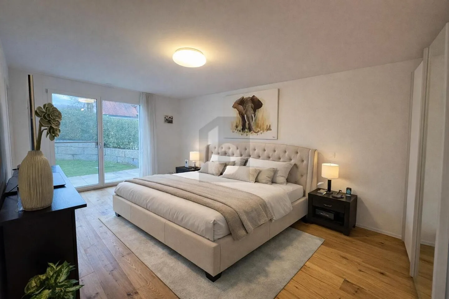 LUSSUOSO, ILLUMINATO CON PISCINA - Foto 5 di 6