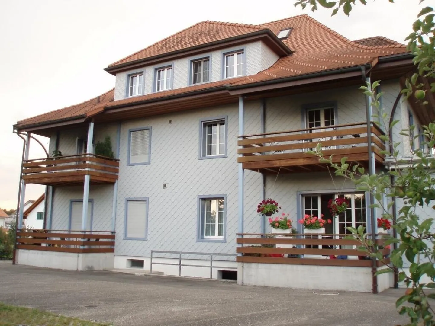 Attraktive 4.5-Zimmer-Maisonette-Wohnung in Utzenstorf (126 m2 im DG) - Foto 1 von 9