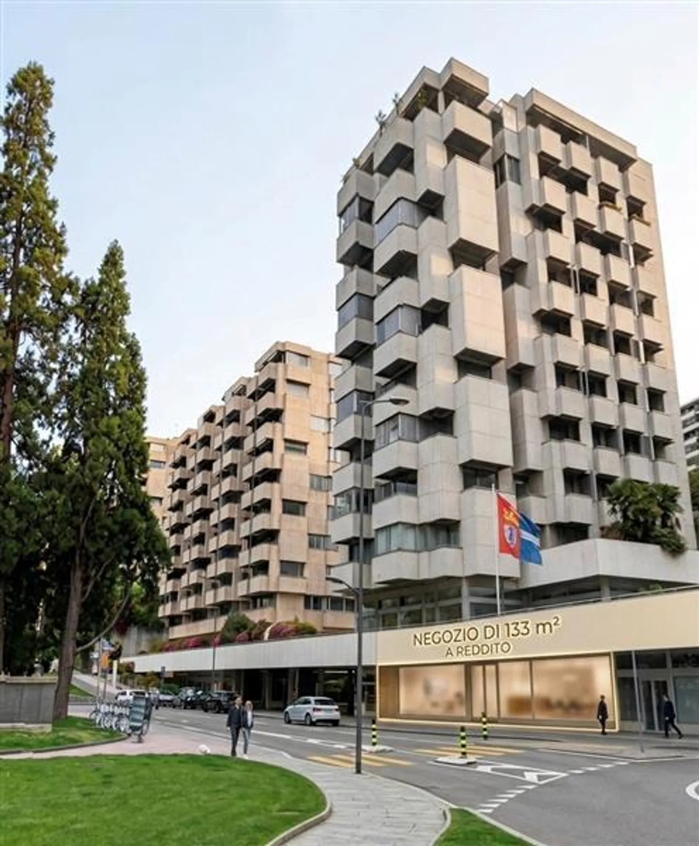 Lugano: Commercial / Store - Photo 1 of 5