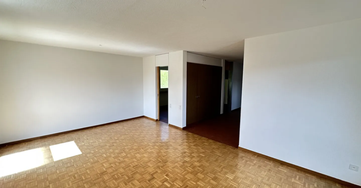 Geräumige Wohnung mit Balkon - Foto 4 von 10