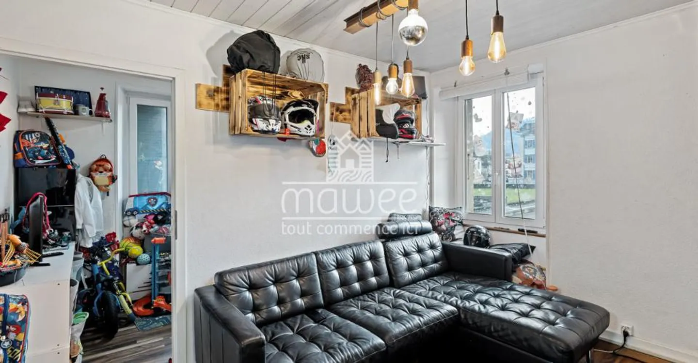 Ideally Located 4.5 Room Apartment - Photo 5 of 8