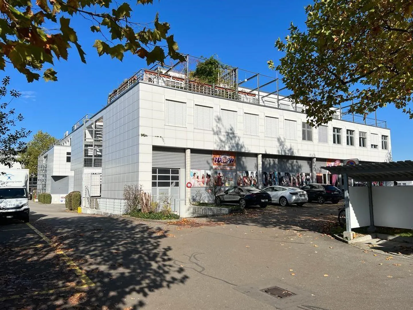 Commercial space in Dierikon in a busy location for rent - Photo 2 of 7