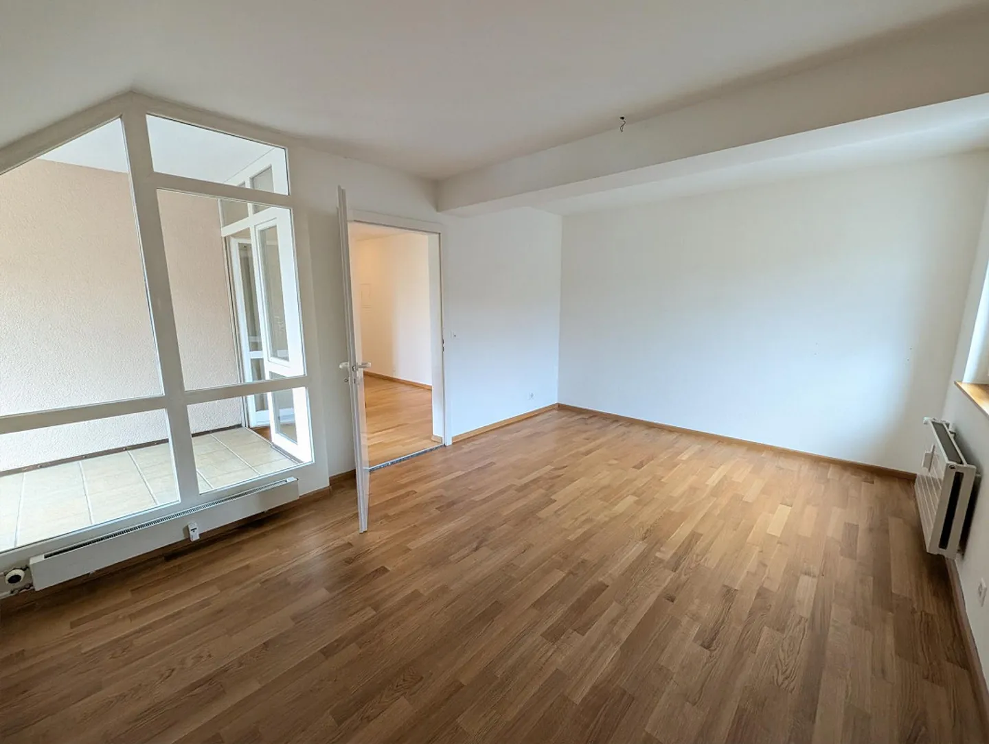 Charmante Dachwohnung in Arlesheim - Foto 3 von 12