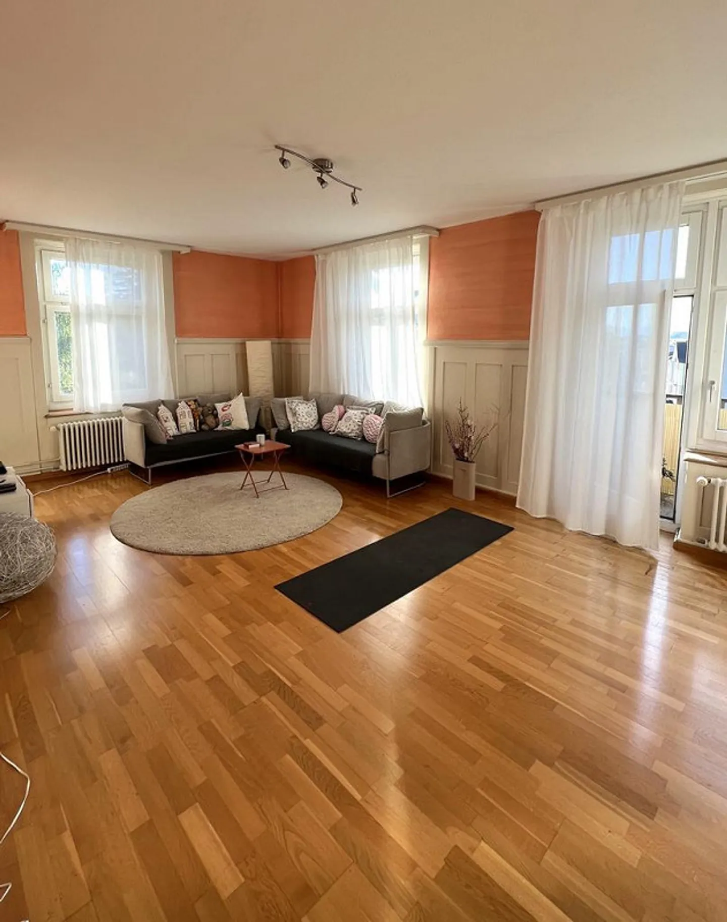 Appartement charmant près de la gare de Wallisellen - Photo 1 sur 5