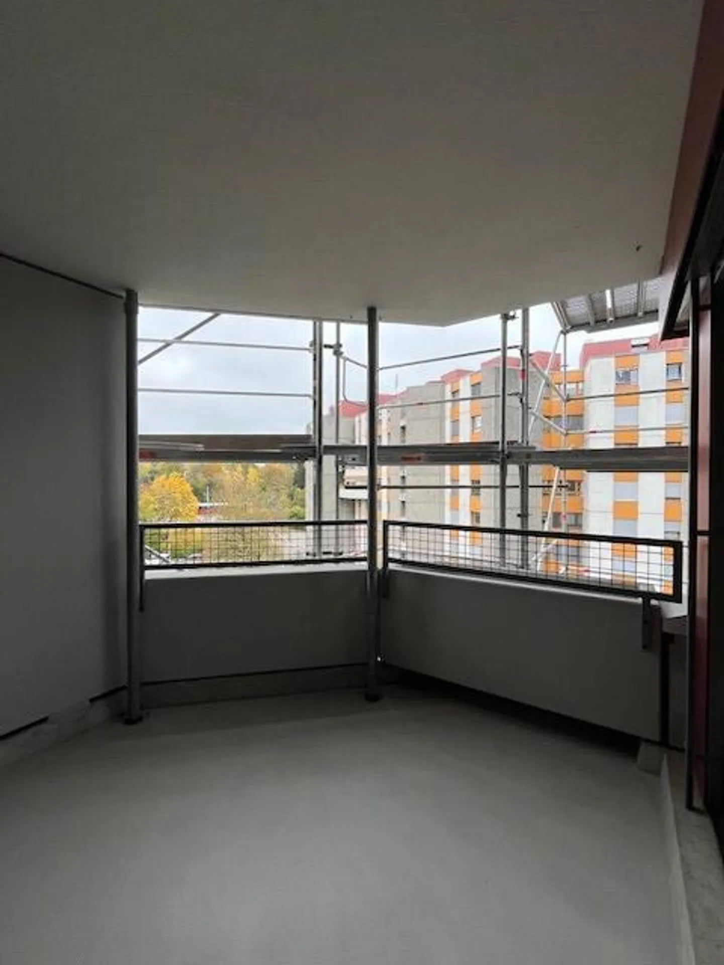 kürzlich sanierte 2.5-Zimmerwohnung mit toller Aussicht zu vermieten! - Foto 3 von 10