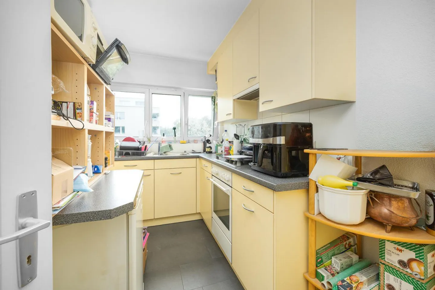 Mehrfamilienhaus mit Potenzial an ruhiger Lage - Foto 4 von 13