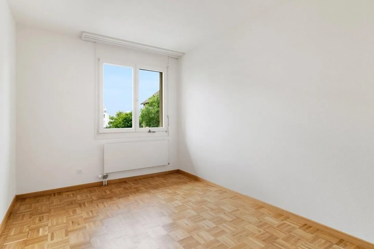 Quietly located 5.5 Ziimmerwohnung - Ideal for family - Photo 8 of 9