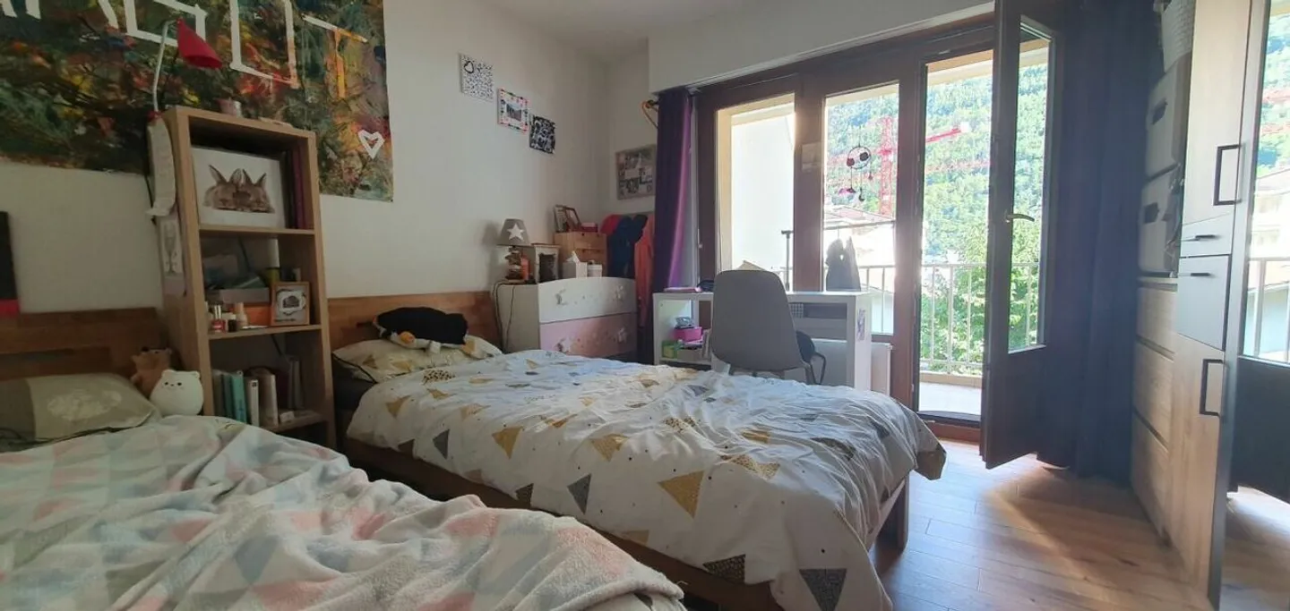 RENOVE - spacieux 3.5 pces avec place de parc dans un quartier tranquille - Foto 8 di 14